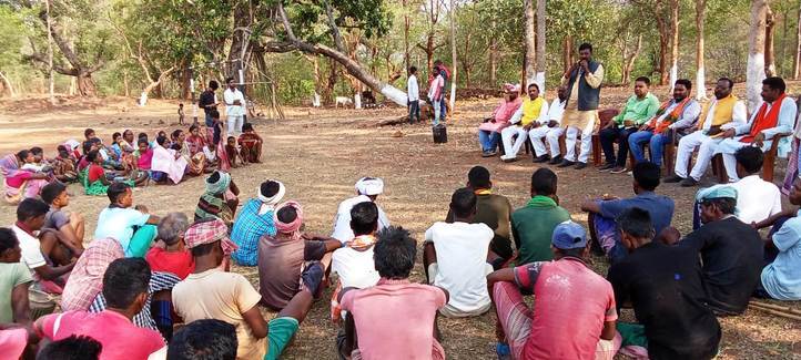 भाजपाइयों ने जनसंपर्क अभियान चलाकर अपने प्रत्याशी के पक्ष में मांगे वोट
