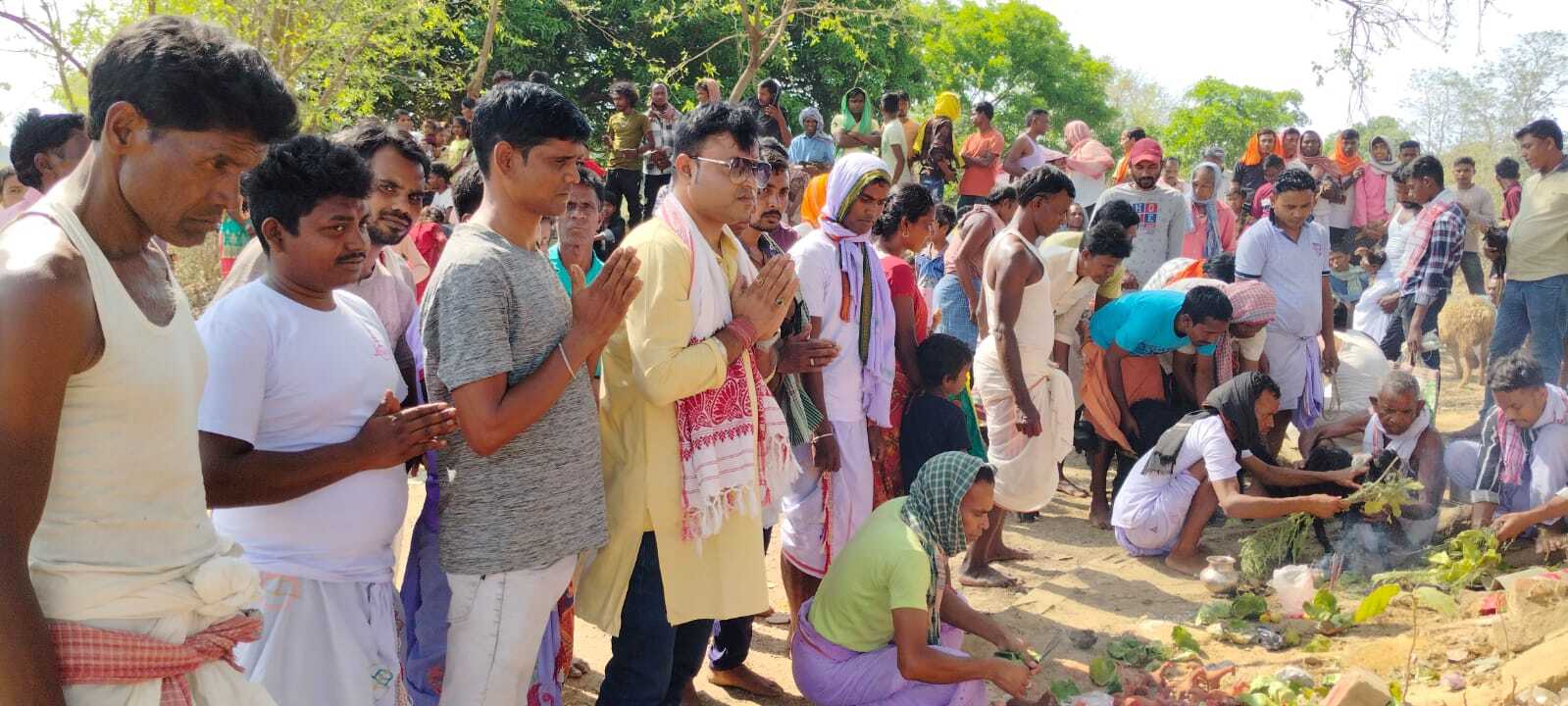 सुंदरपुर : सूख-समृद्धि की कामना को सरहुल पूजा की