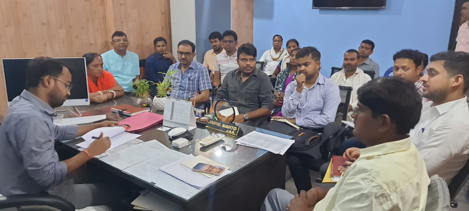 पानी के लिए तरस रहे 10 पंचायत के ग्रामीण, डीसी से मिलेंगे मुखिया