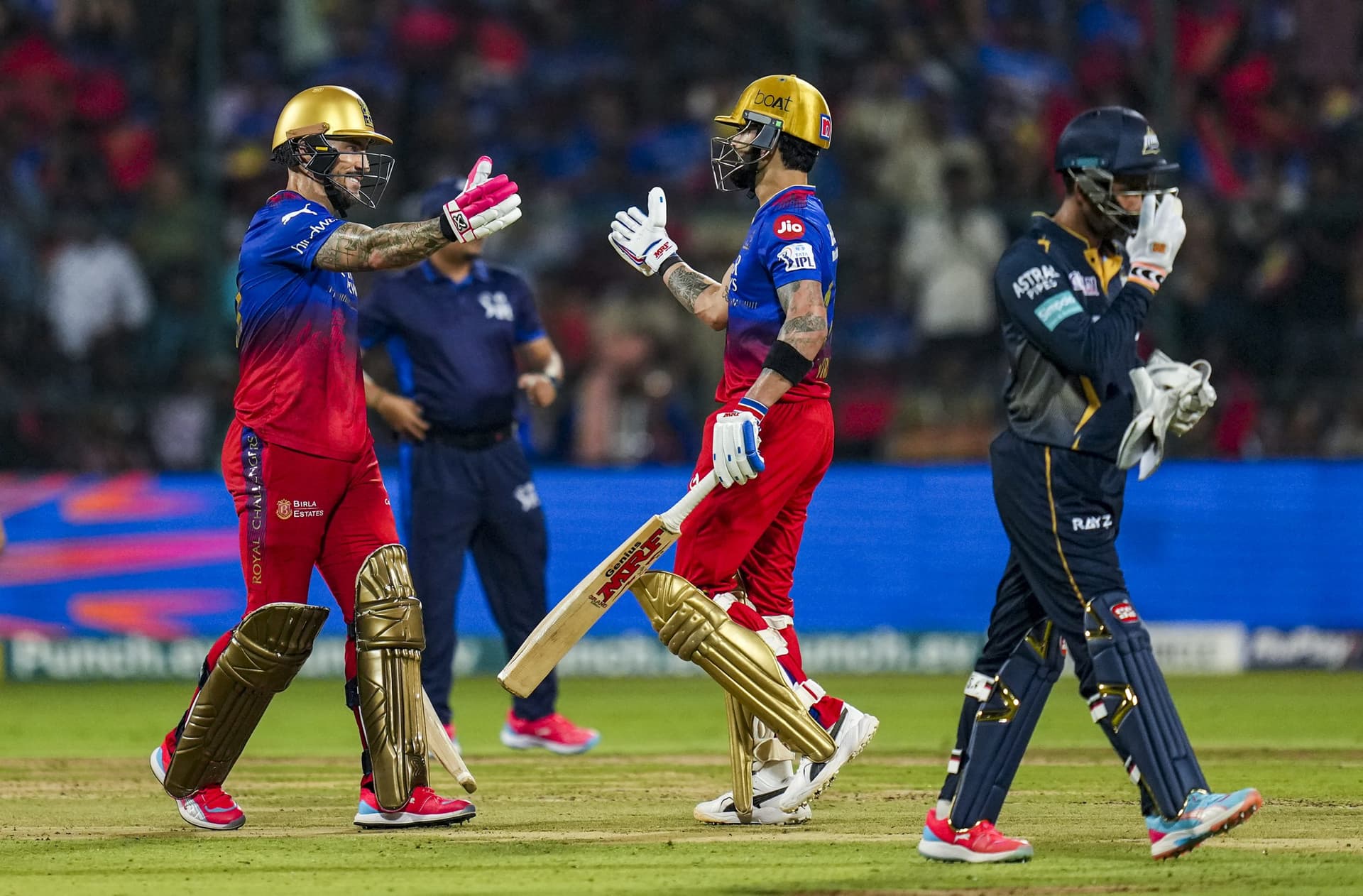RCB vs GT, IPL 2024: आरसीबी ने गुजरात को 4 विकेट से रौंदा, विराट और डुप्लेसी की शानदार पारी