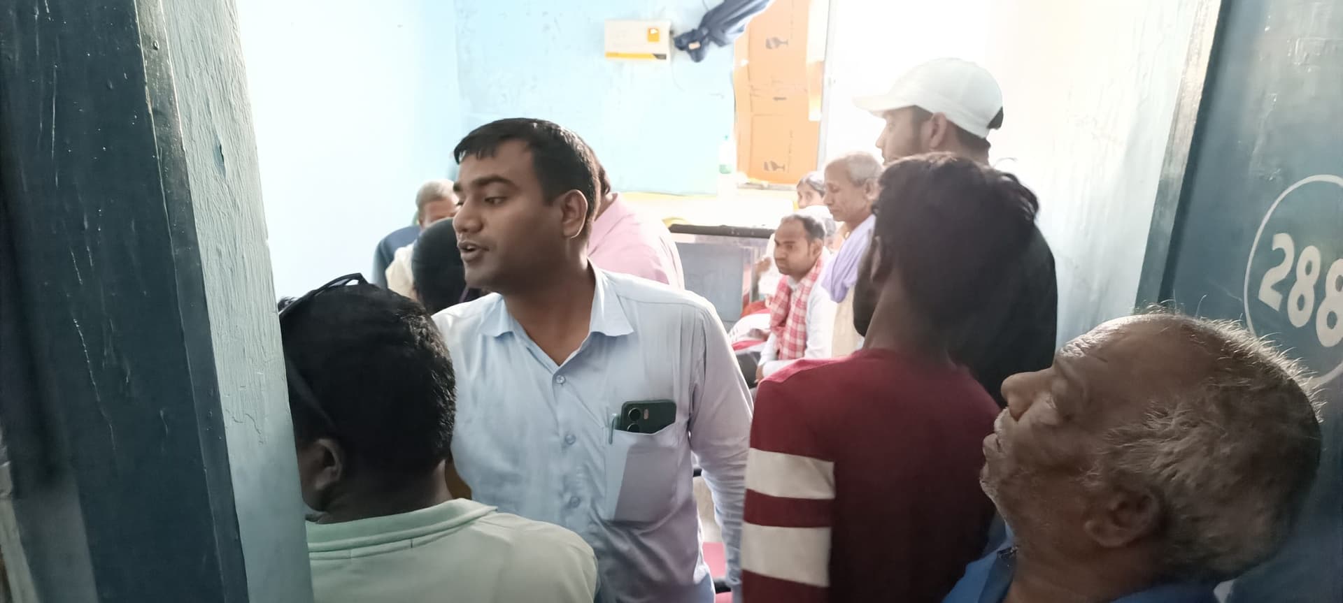 ANMMCH : न्यूरो विभाग के ओपीडी में पहुंच रहे मेडिकल रिप्रजेंटेटिव, बाहर सीटी स्कैन कराने का दबाव