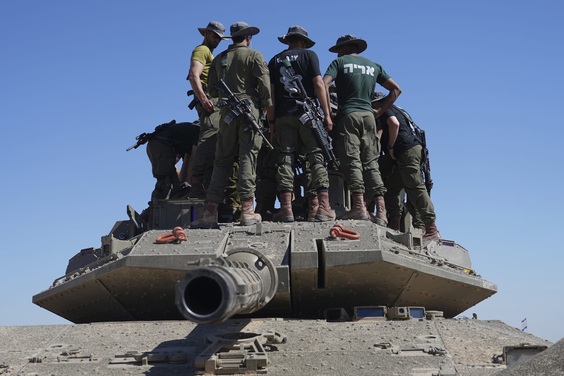 Israel Hamas War: दुनिया टेंशन में! ईरान बोला इजराइल पर गिरा देंगे परमाणु बम