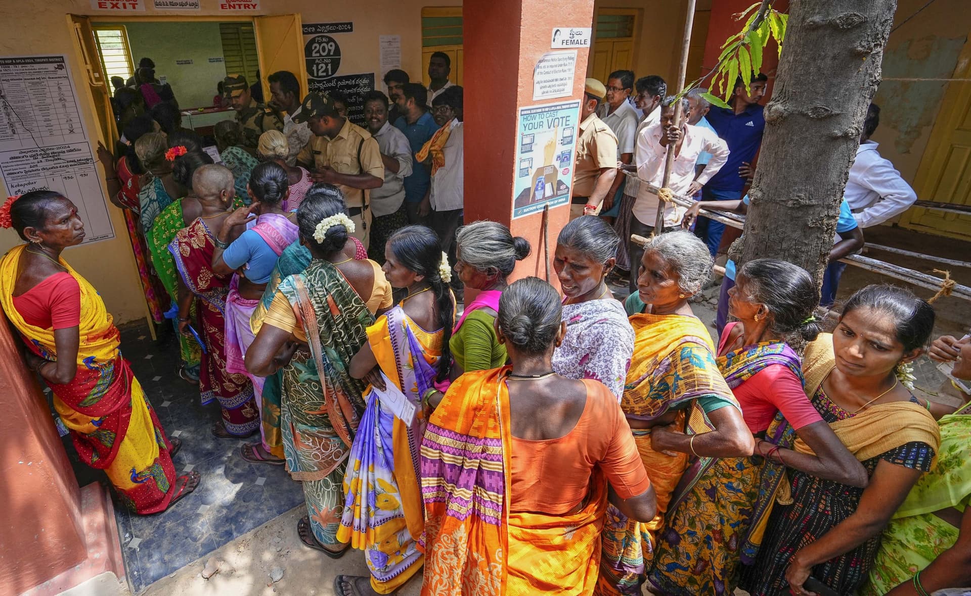Lok Sabha Election Phase 4 Voting: चौथे चरण में कुल 62.31 प्रतिशत मतदान, बंगाल में सबसे ज्यादा 76 फीसदी वोटिंग