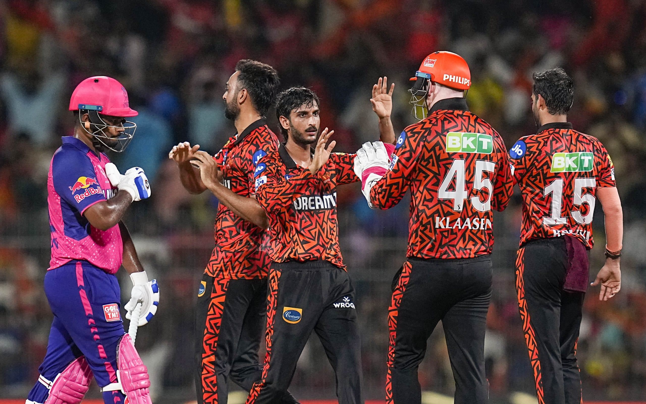 IPL 2024: राजस्थान के बाहर होने के बाद संजू सैमसन पर भड़के ट्रॉफी विनर कोच, गिनाई गलती