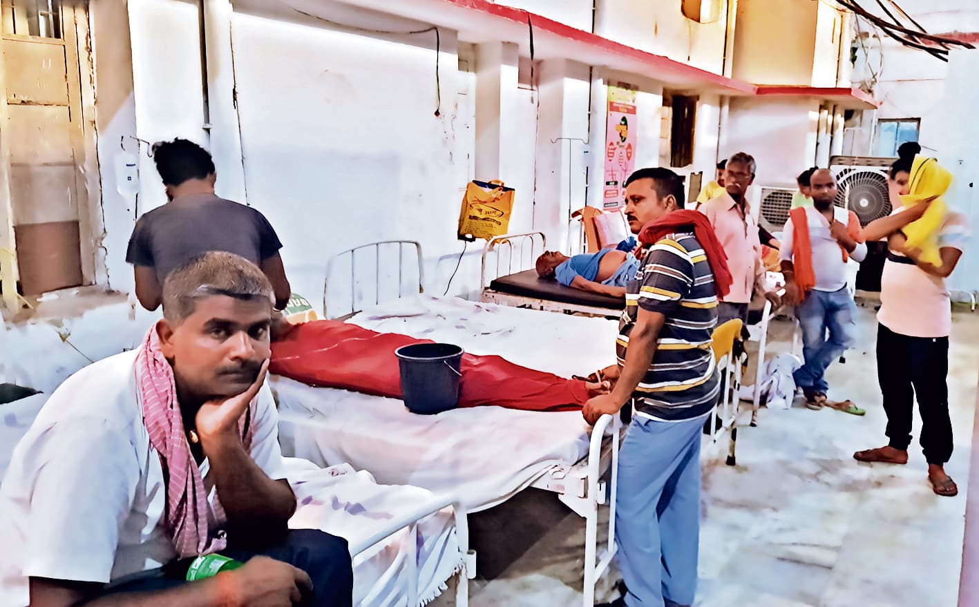 बिहार में जान ले रही गर्मी, 9 चुनावकर्मी सहित 52 लोगों ने तोड़ा दम, चलते-चलते गिर जा रहे लोग