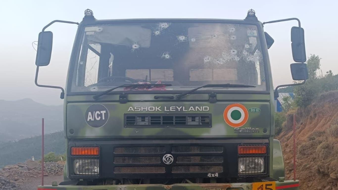 Terrorist Attack: जम्मू-कश्मीर के पुंछ में एयरफोर्स के काफिले पर आतंकवादी हमला, 5 जवान घायल