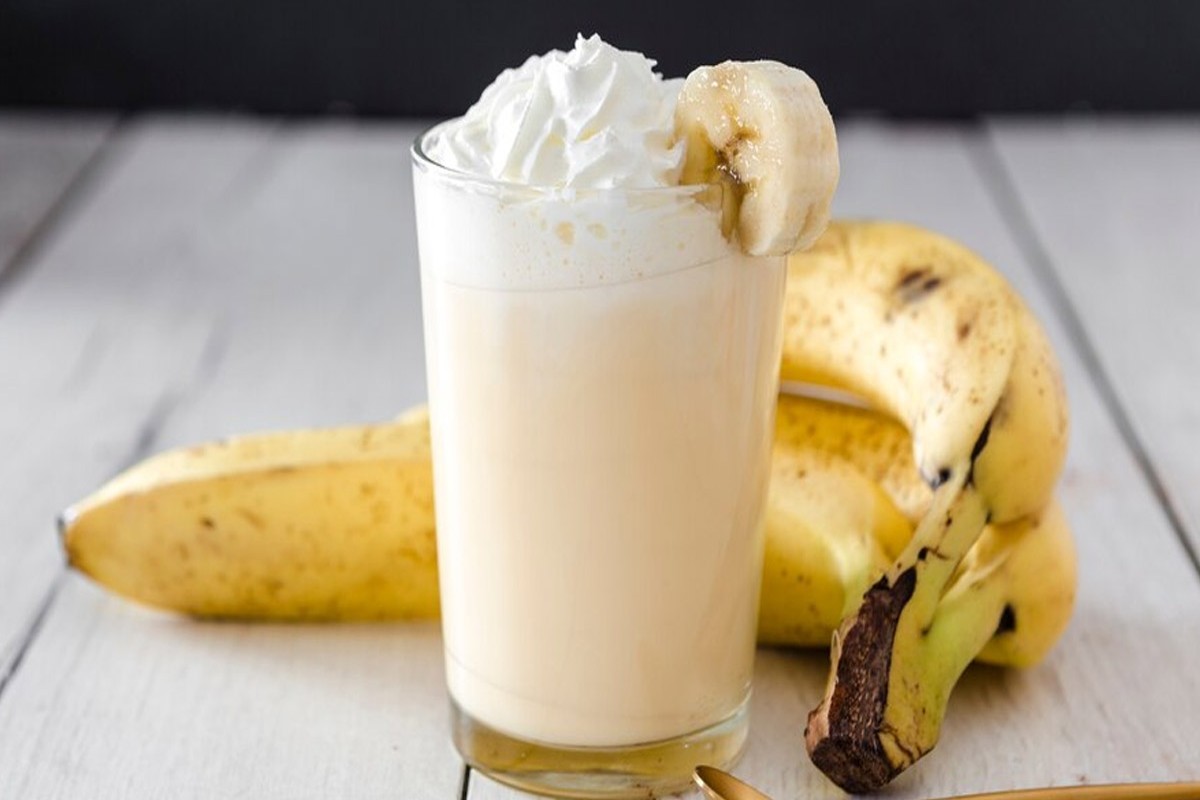 Milk and Banana: दूध और केला मिलाकर खाने से होने वाले 5 सबसे बड़े फायदे