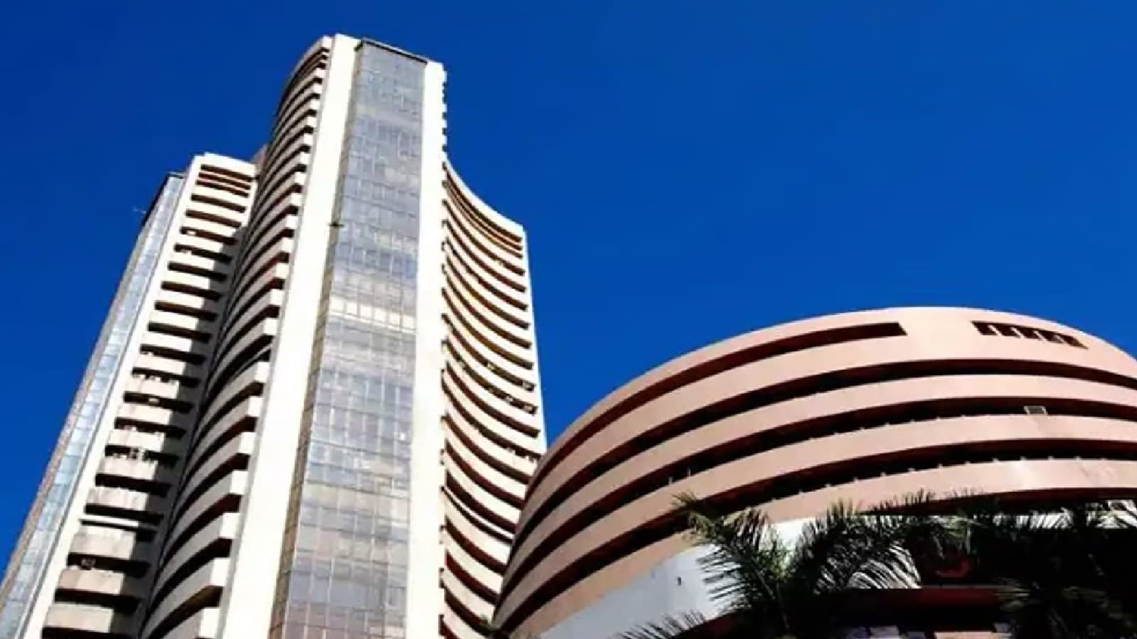 लिमिटेड कारोबार करके फ्लैट हो गया सेंसेक्स, निफ्टी हुआ कमजोर