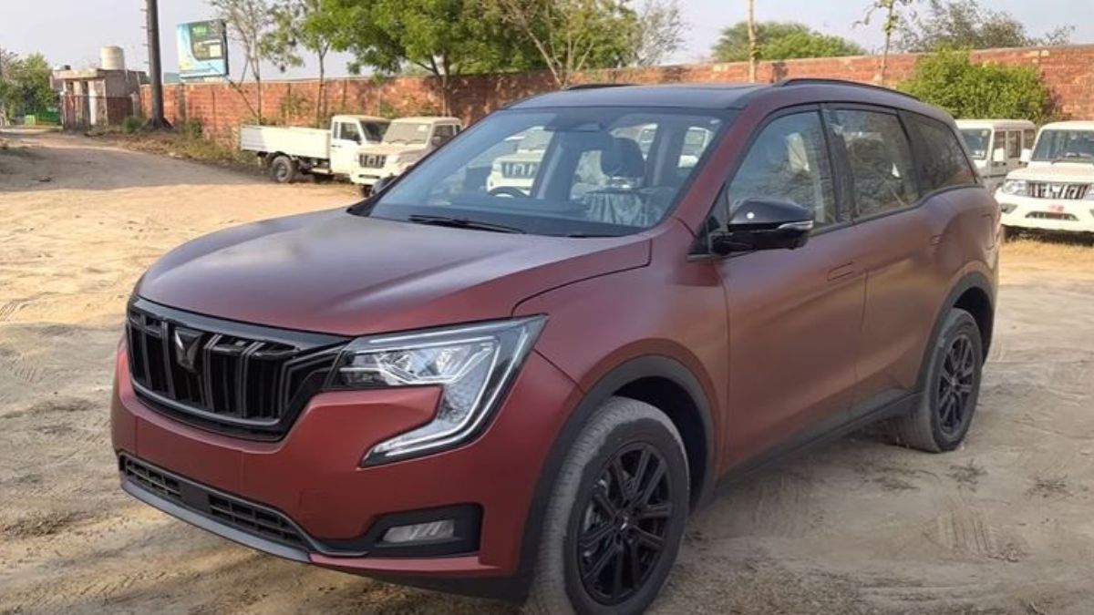 स्पोर्टी लुक में कहर ढाने या गया Mahindra XUV700 का नया ब्लेज एडिशन
