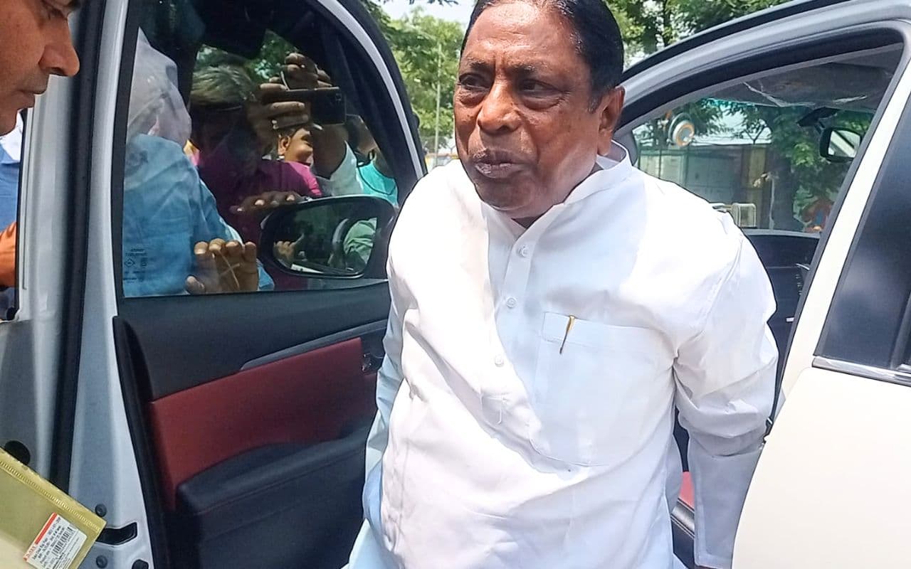 झारखंड के ग्रामीण विकास मंत्री आलमगीर आलम को ईडी ने किया गिरफ्तार
