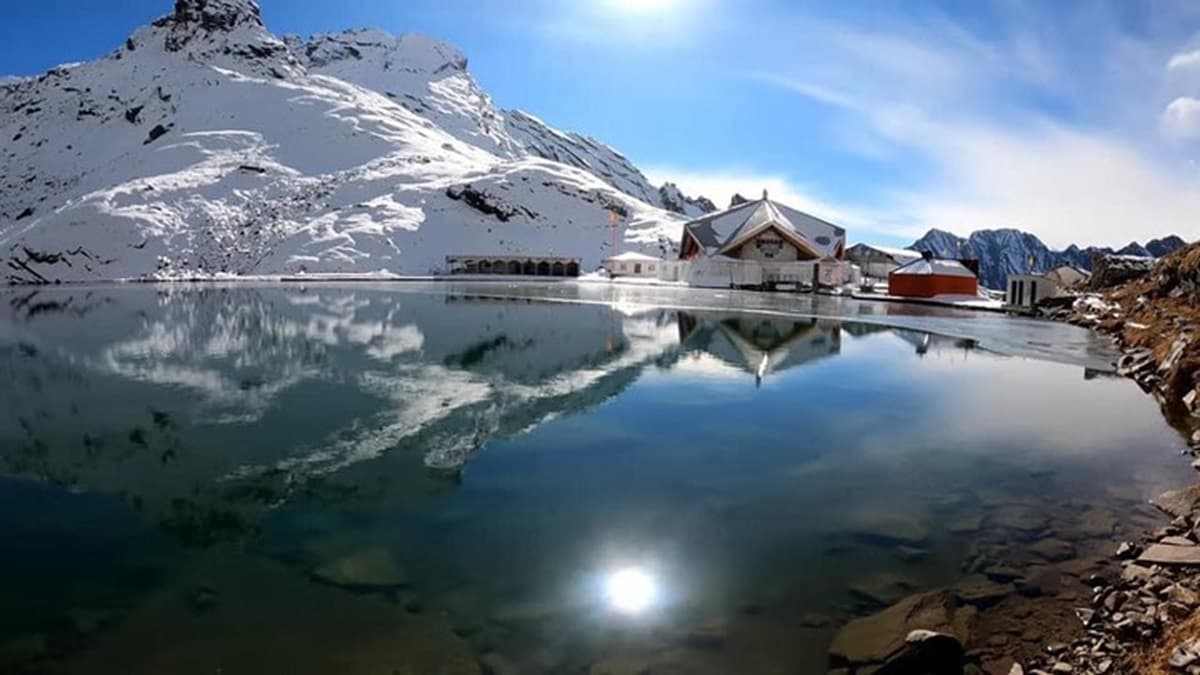 Hemkund Sahib Yatra 2025 : खुलने वाले हैं हेमकुंड साहिब के कपाट, पूरी हुई तैयारी, जानें कैसे पहुंच सकते हैं यहां
