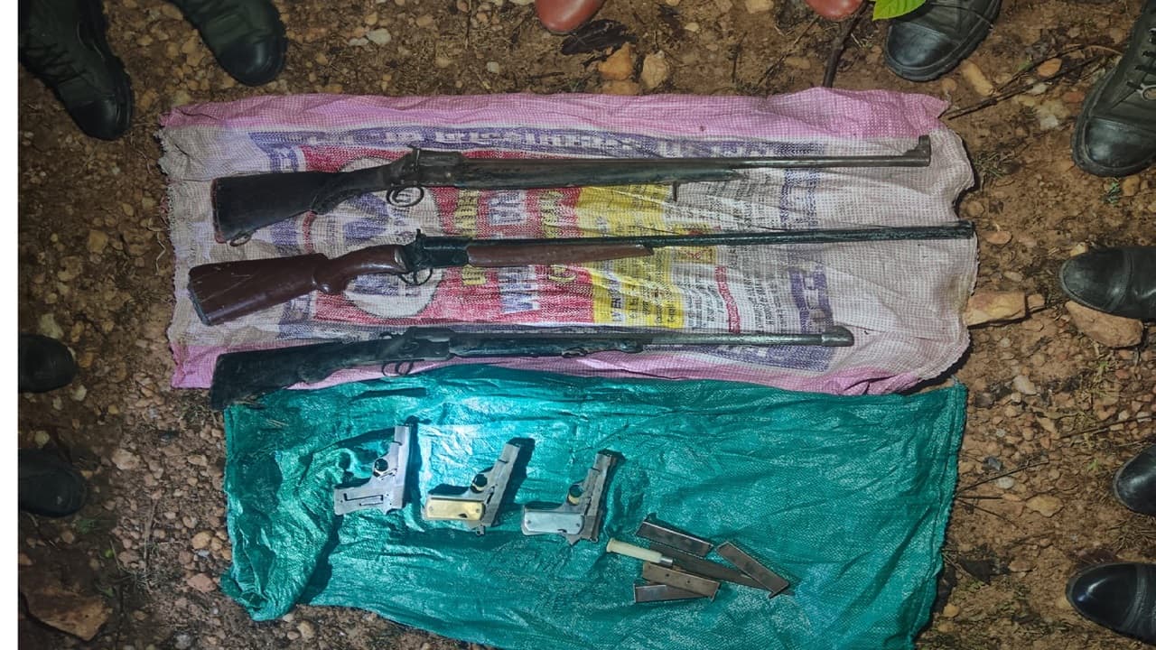 मुंगेर पुलिस की बड़ी कार्रवाई, भारी मात्रा में अवैध हथियार बरामद, 2 गिरफ्तार