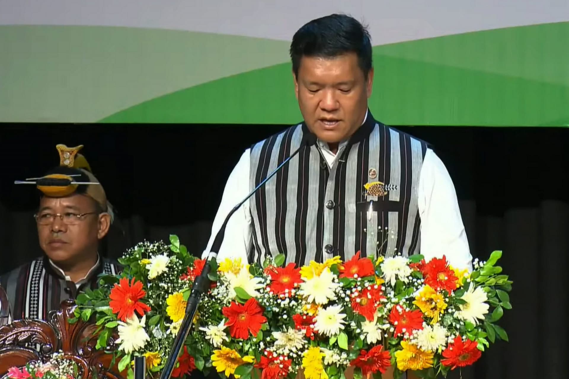 Arunachal Pradesh: तीसरी बार अरुणाचल प्रदेश के मुख्यमंत्री बनने वाले पेमा खांडू के बारे में जानें खास बातें