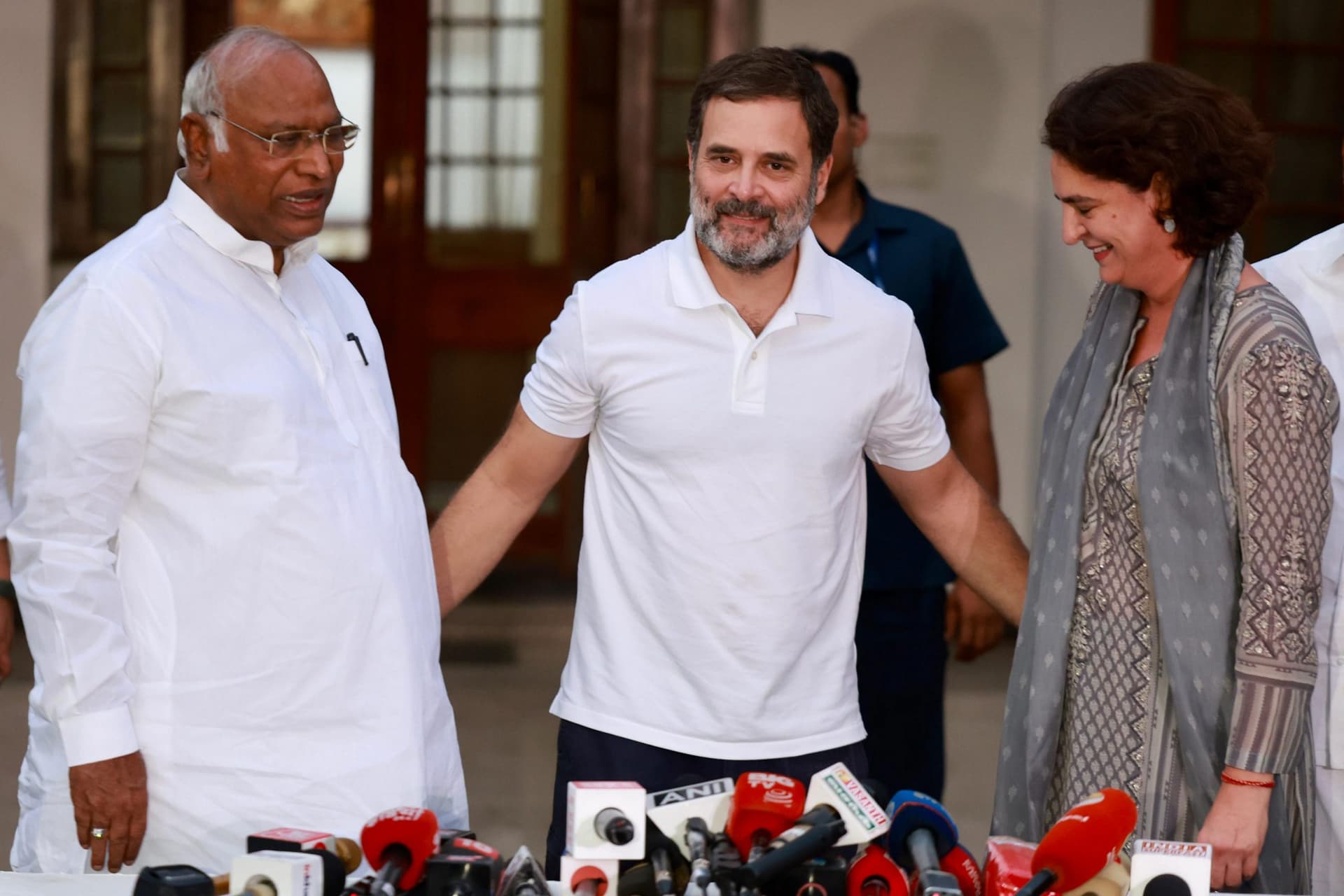 ‘Rahul Gandhi को पहले ही देनी चाहिए थी सूचना’, एनी राजा का बड़ा आरोप- वायनाड के लोगों के साथ हुआ अन्याय