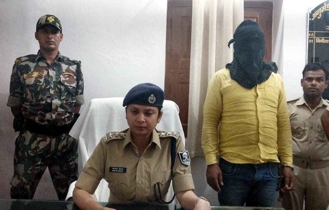 मुजफ्फरपुर में उत्तर प्रदेश से तस्करी कर लाई गई 895 लीटर विदेशी शराब बरामद, एक गिरफ्तार