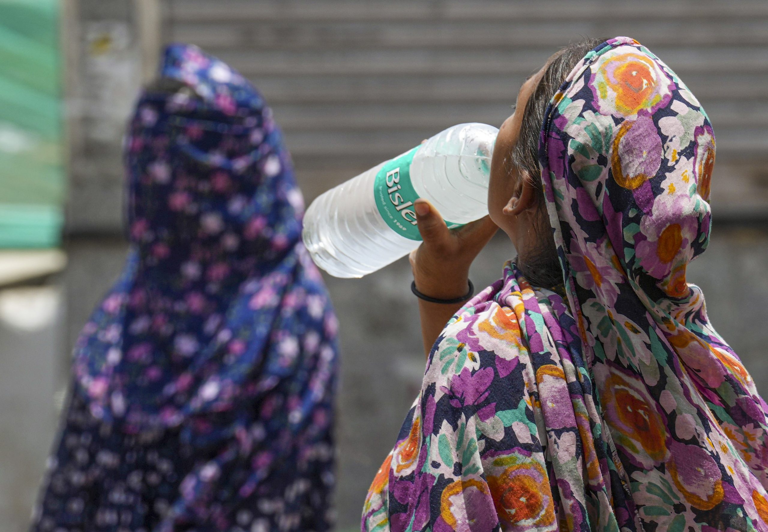 Weather Updates: फरवरी में मई-जून जैसी गर्मी! बारिश में भी आएगी कमी, मौसम ऐसे लेगी करवट