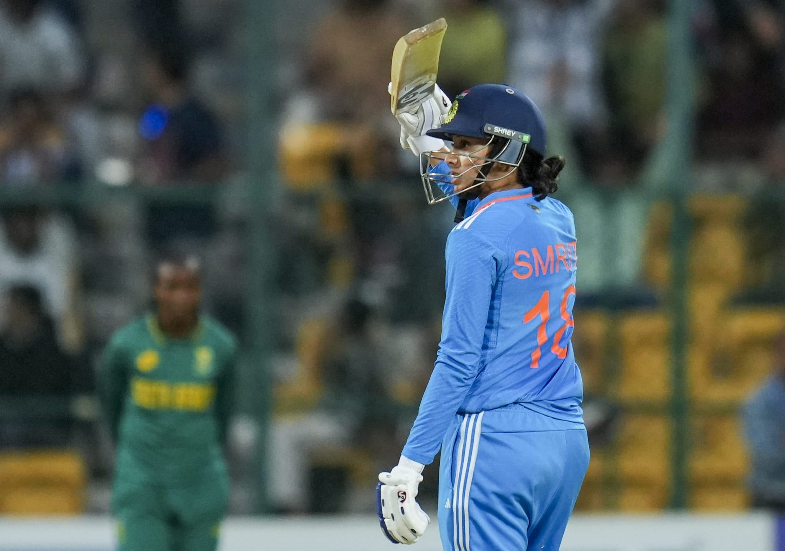 INDW vs SAW: स्मृति मंधाना ने रचा इतिहास, लेकिन कोहली और रोहित के रिकॉर्ड की बराबरी करने से चूकीं