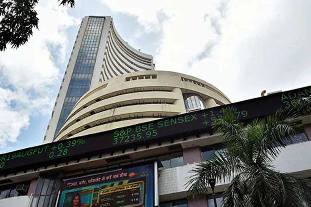 शुरुआती कारोबार में 159.63 अंक गिरा सेंसेक्स, निफ्टी 25 अंक टूटा