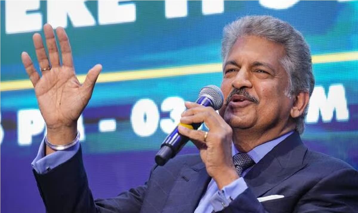 छप्परफाड़ पैसा बरसा रहा आनंद महिंद्रा का यह स्टॉक, निवेश करना कितना रहेगा फायदेमंद