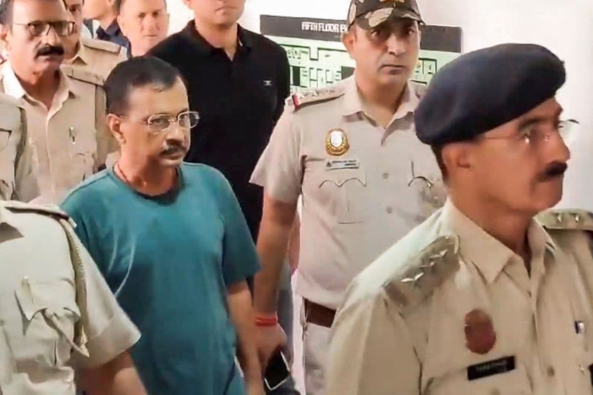 Liquor Scam: सीबीआई की गिरफ्तारी को चुनौती देने वाली केजरीवाल की याचिका हाईकोर्ट ने की खारिज