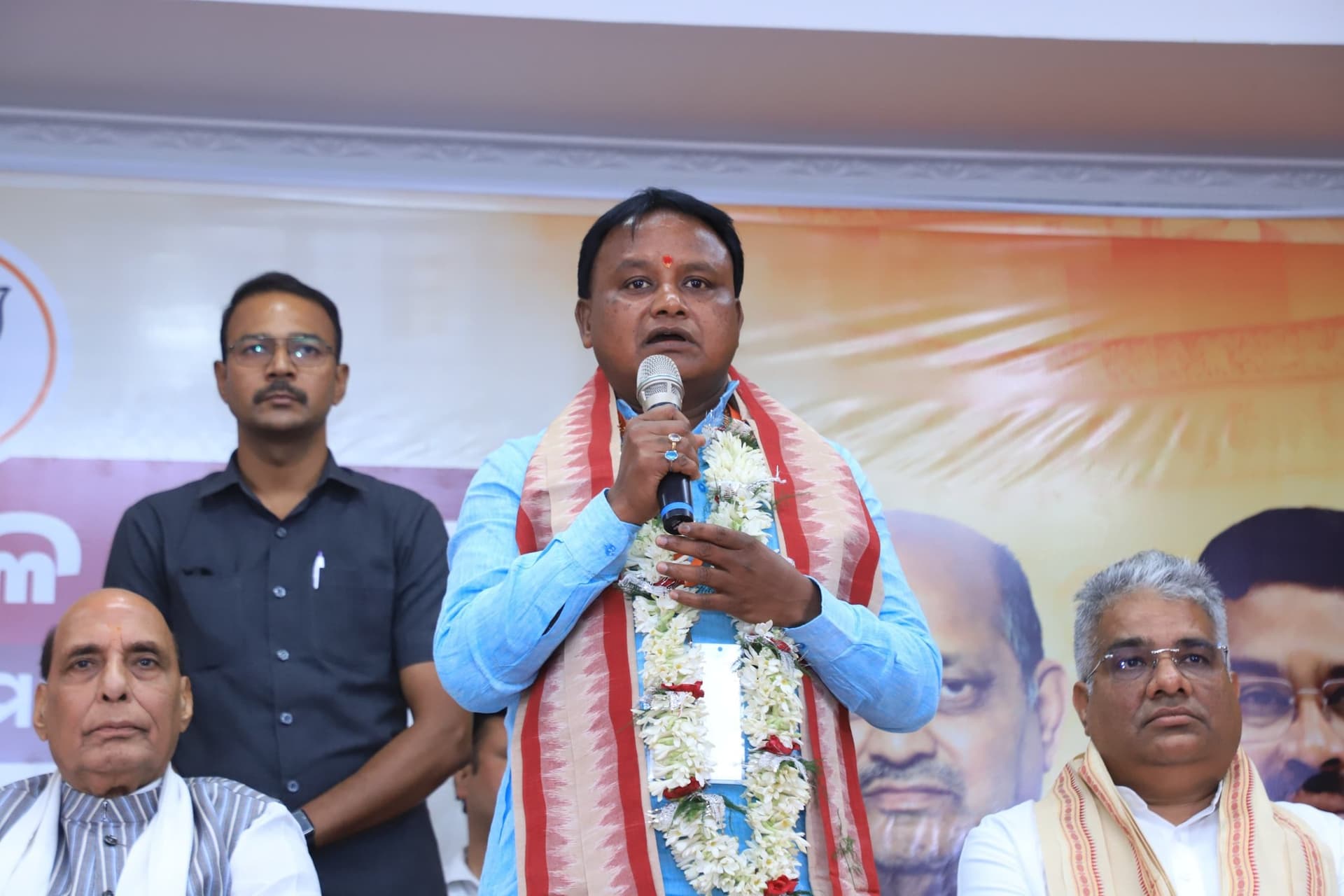 Mohan Charan Majhi Oath Ceremony मोहन चरण माझी ने ओडिशा के मुख्यमंत्री पद की शपथ ली