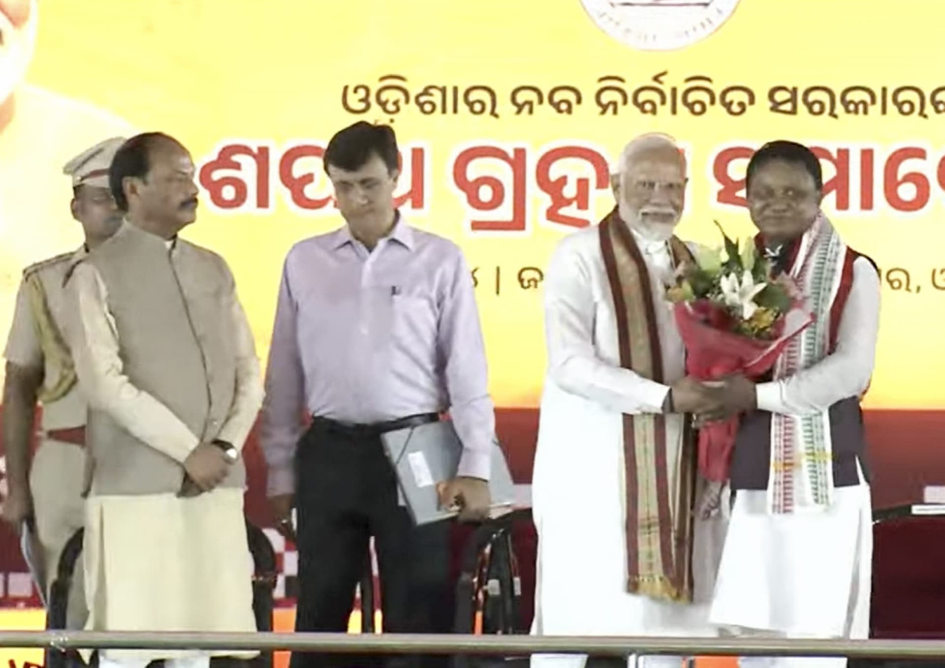 Odisha Swearing: मोहन माझी बने ओडिशा के नये मुख्यमंत्री, केवी सिंह देव और प्रभाती परिदा ने डिप्टी सीएम की शपथ ली