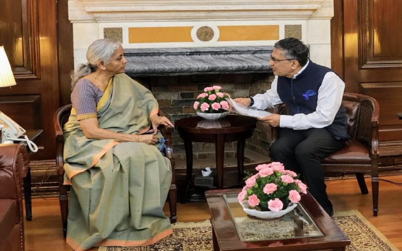 जुलाई में पूर्ण बजट पेश करेंगी निर्मला सीतारमण, उद्योग जगत से मांगीं राय