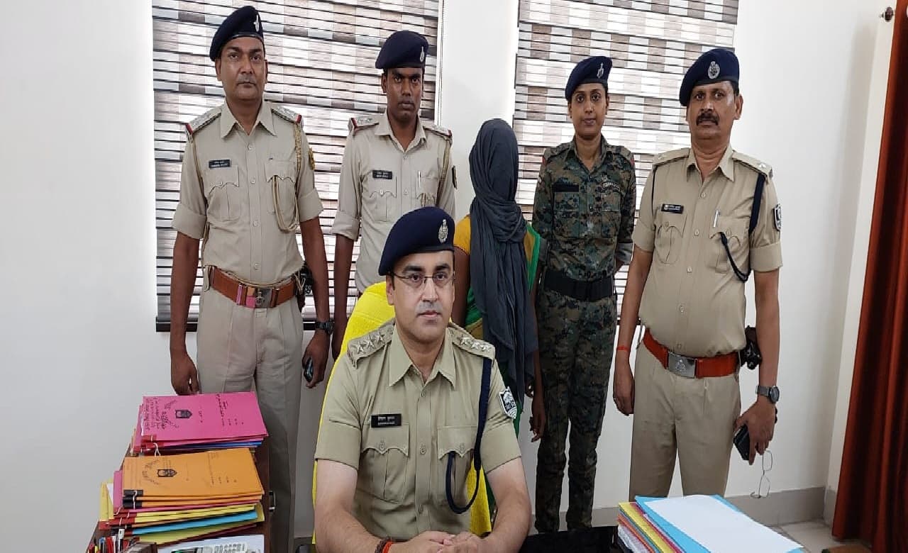 लखीसराय पुलिस ने नक्सली कमांडर रही सोनम मरांडी को किया गिरफ्तार, कई गंभीर मामलों थी वांटेड