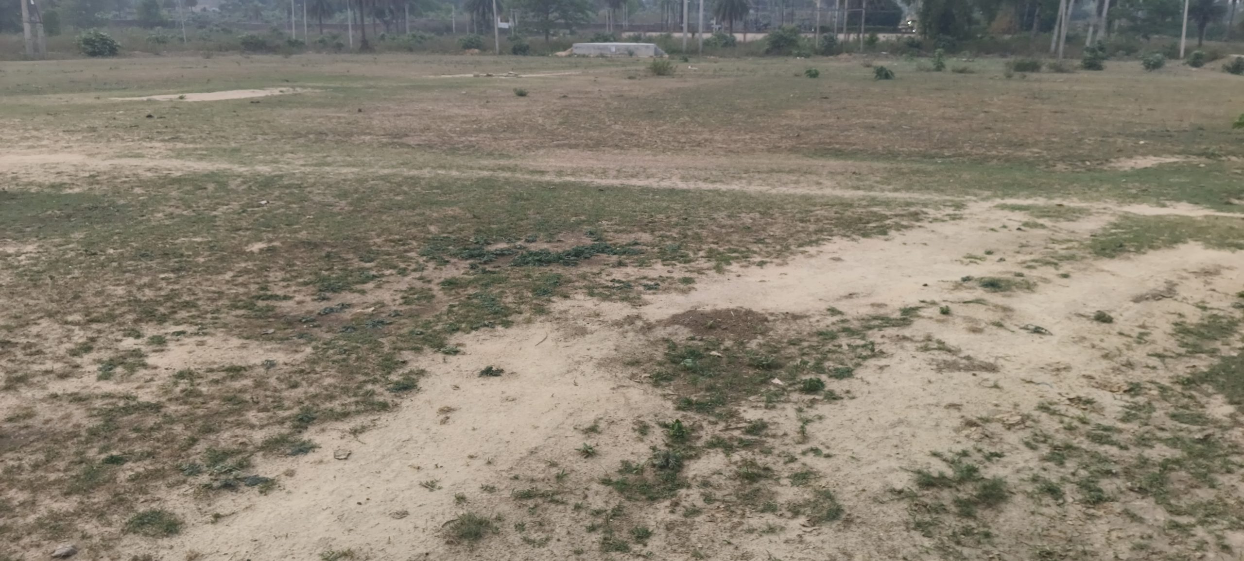 पदमा में खेल का मैदान नहीं होने से अभ्यास में पीछे रह जा रहे खिलाड़ी