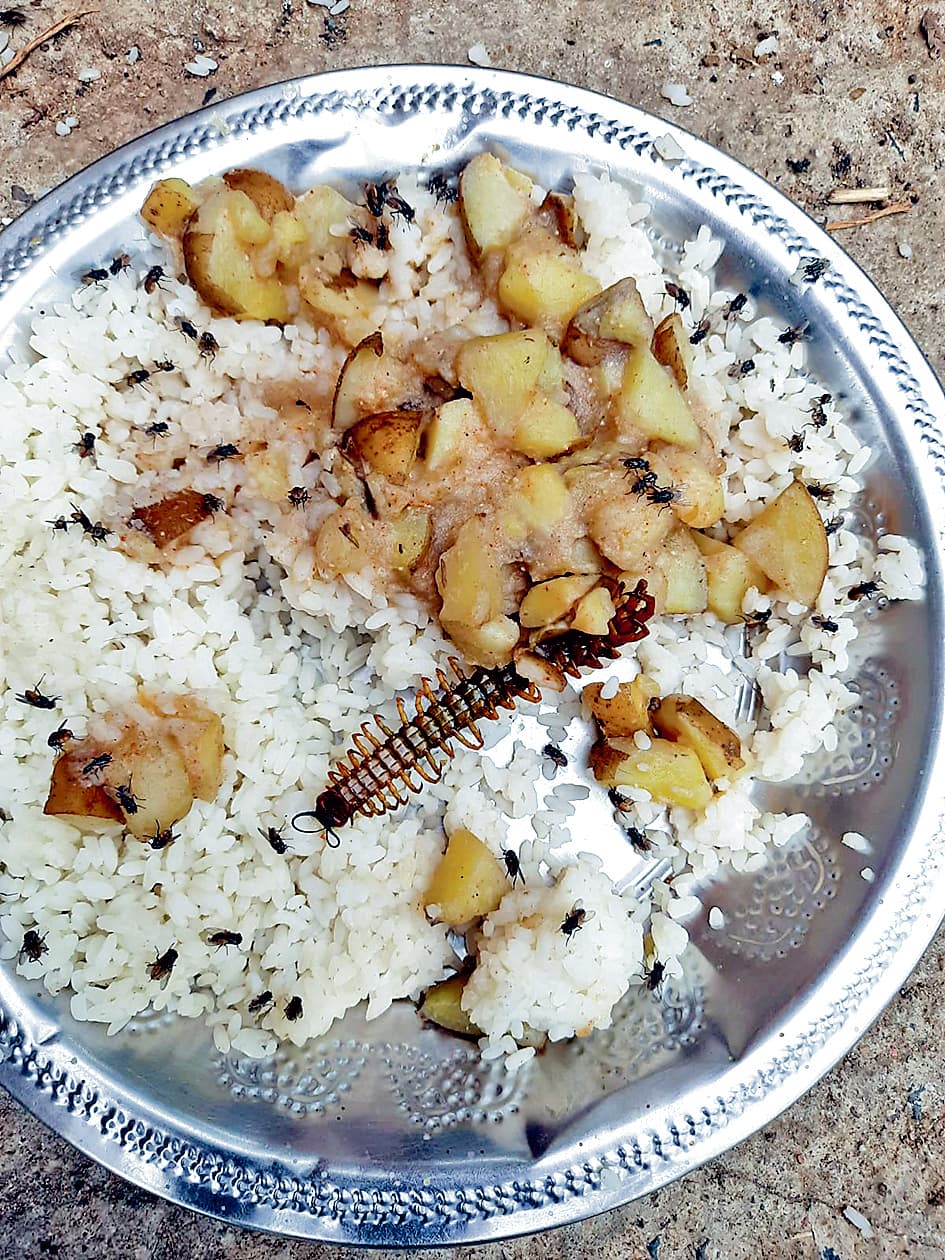 अभिभावकों में भारी रोष, किया विरोध प्रदर्शन