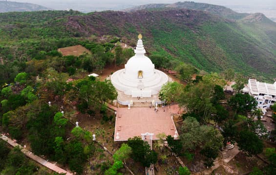 Rajgir: ऐतिहासिक और पौराणिक स्थलों को समेटे आज उम्मीदों के नए शिखर पर खड़ा है राजगीर