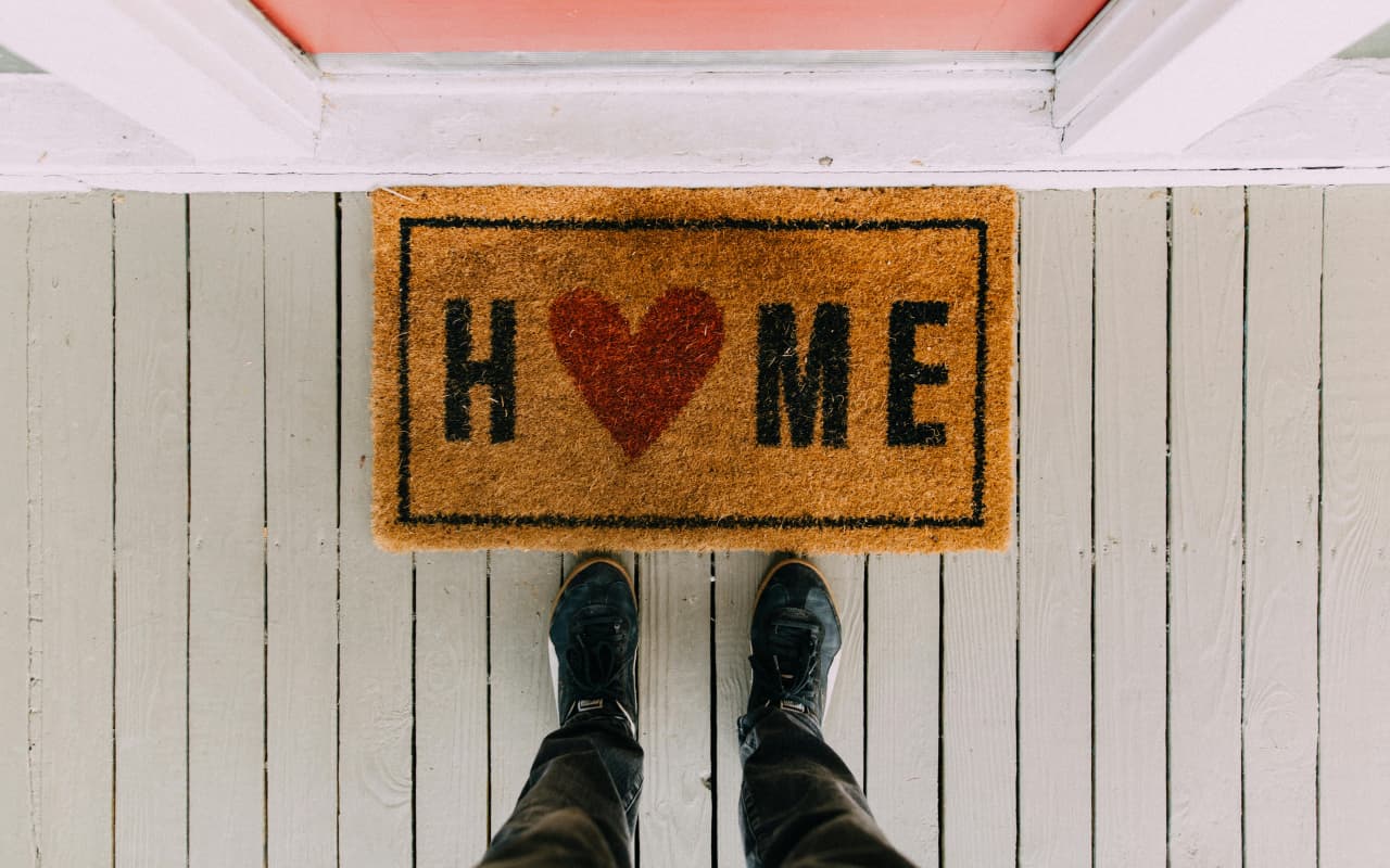 Vastu Tips: घर या दुकान खरीदने की कर रहे हैं प्लानिंग? जाने ले वास्तु से जुड़े ये नियम