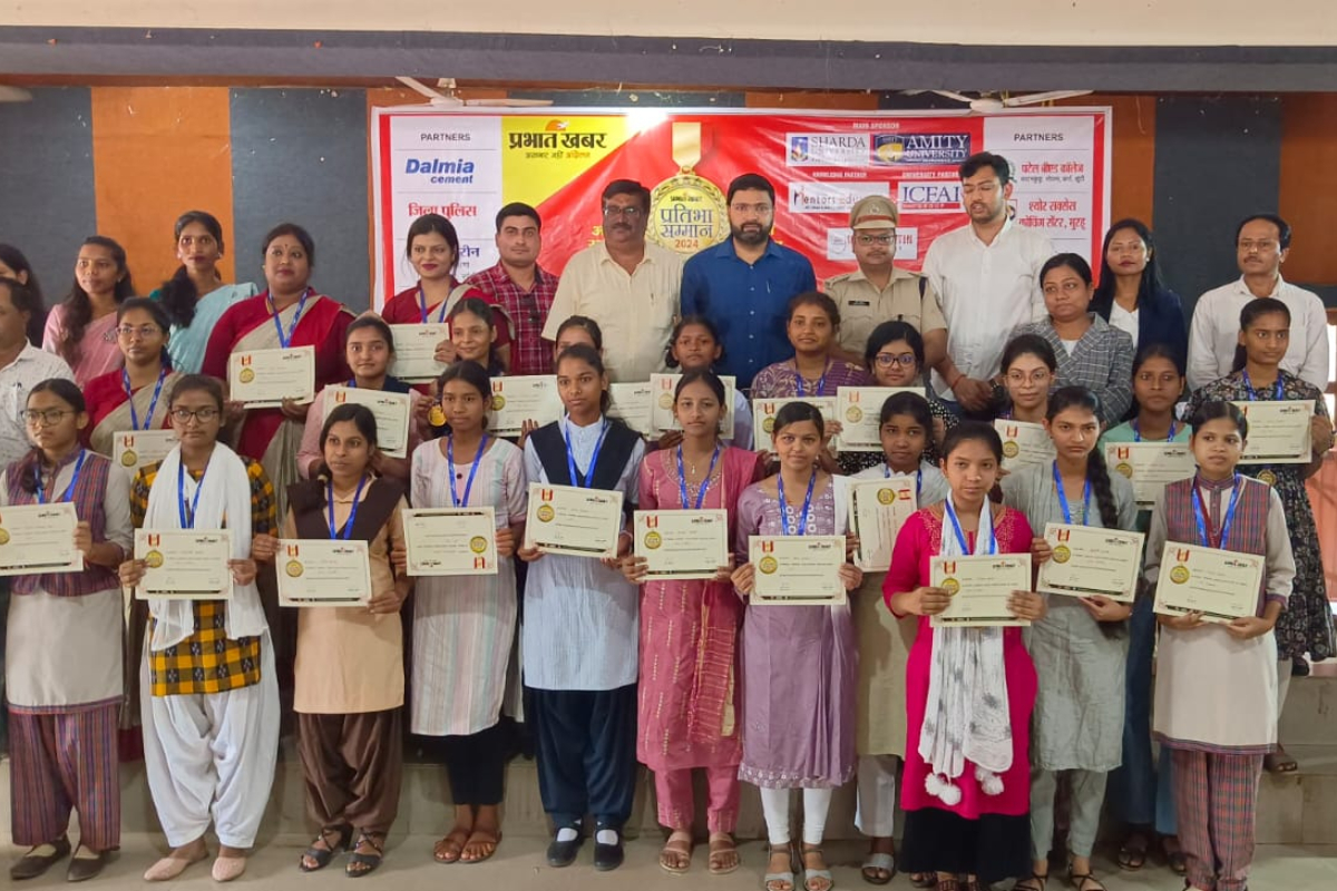 प्रभात खबर प्रतिभा सम्मान समारोह : खूंटी में 200 मेधावी विद्यार्थियों को किया गया सम्मानित