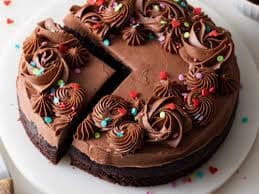 Chocolate Cake Recipe : भाई को खुश करने के लिए बनाएं ये चॉकलेट केक, स्पेशल हो जाएगी ये राखी, जानिए बनाने की विधि