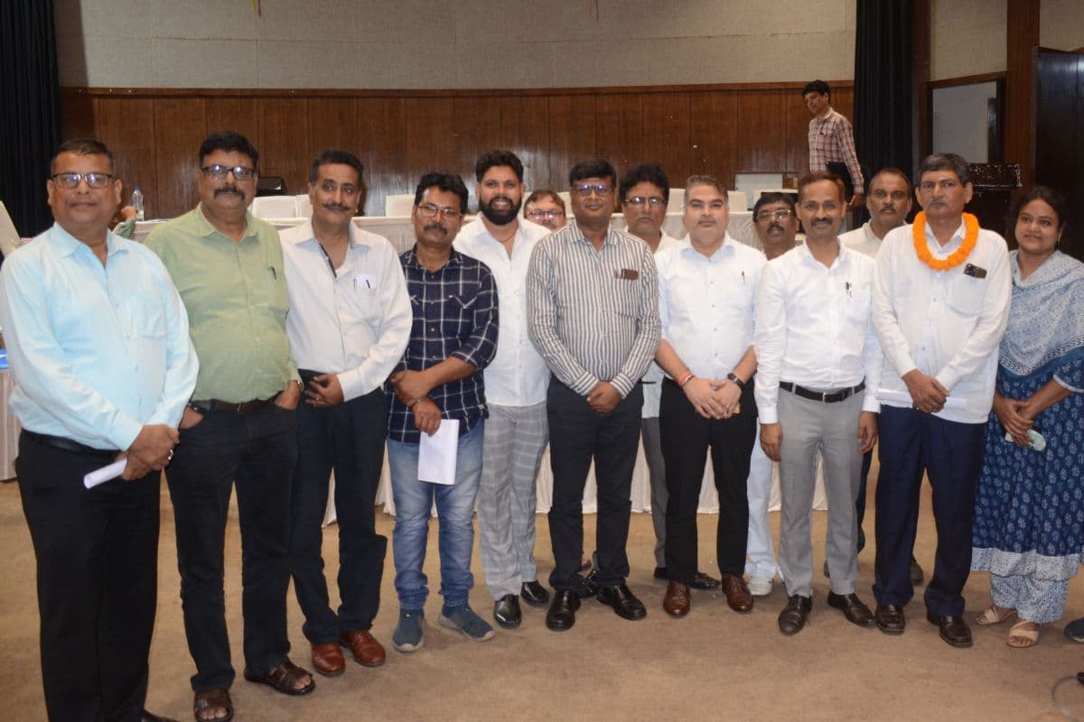 रेडक्रॉस सोसाइटी के निर्वाचित पदाधिकारी