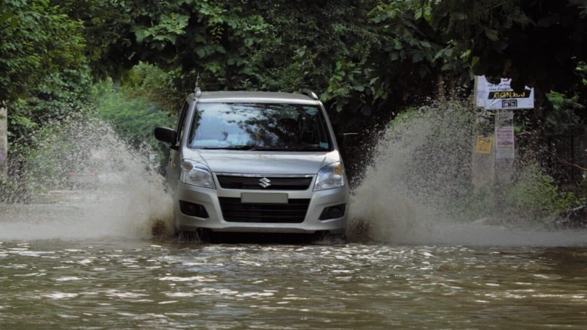 Car Tips: बारिश में करना चाहते हैं कार की सवारी, इन 5 तरीकों से पहले कर लें तैयारी, नहीं तो होगी परेशानी