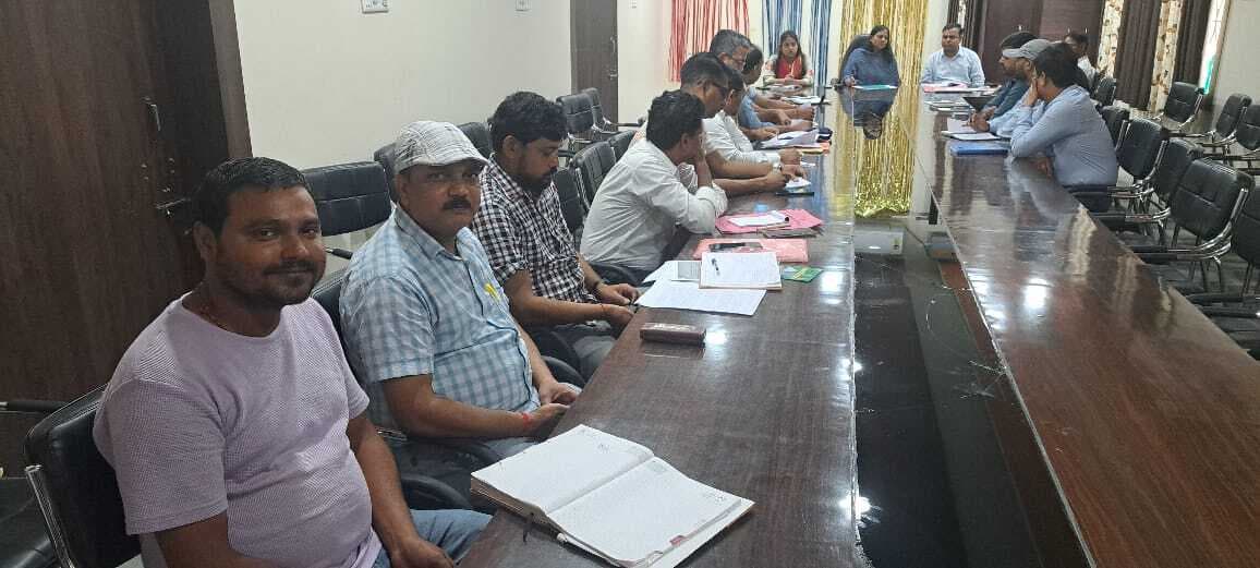 प्रखंड स्तरीय समन्वय समिति की बैठक में कई योजना कार्यों की प्रगति की समीक्षा की गयी