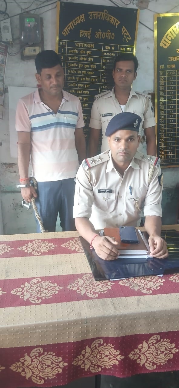 बाजितपुर करनैल से वारंटी गिरफ्तार