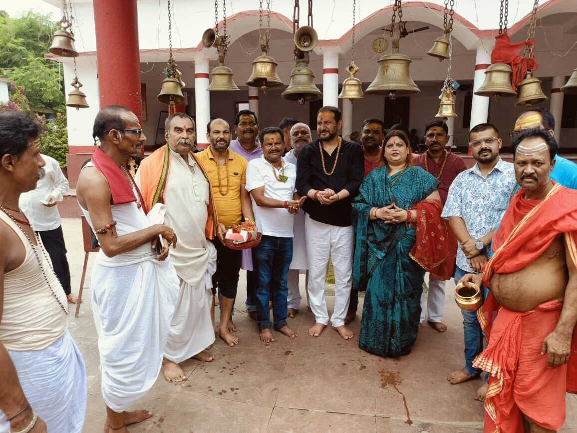 मंत्री ने की उग्रतारा की पूजा, नल-जल आपूर्ति व्यवस्था को बताया अपनी प्राथमिकता