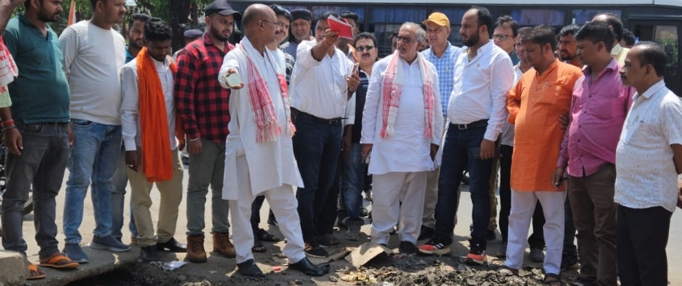 एनएचएआई की टीम ने किया सड़क निर्माण का निरीक्षण