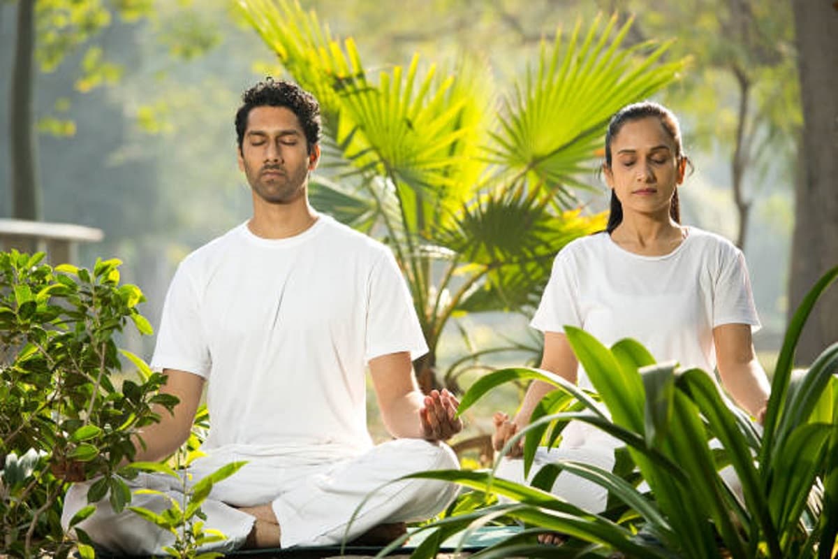 Fitness Tips: जानिए कैसे मेडिटेशन वजन घटाने में कर सकता है आपकी मदद