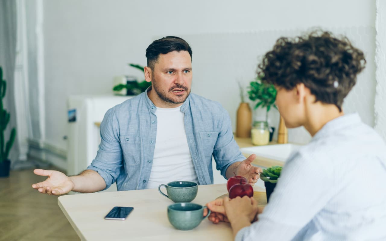 Relationship Tips: कहीं आपका भी रिश्ता खतरनाक और टॉक्सिक तो नहीं? इन संकेतों से लगाएं पता