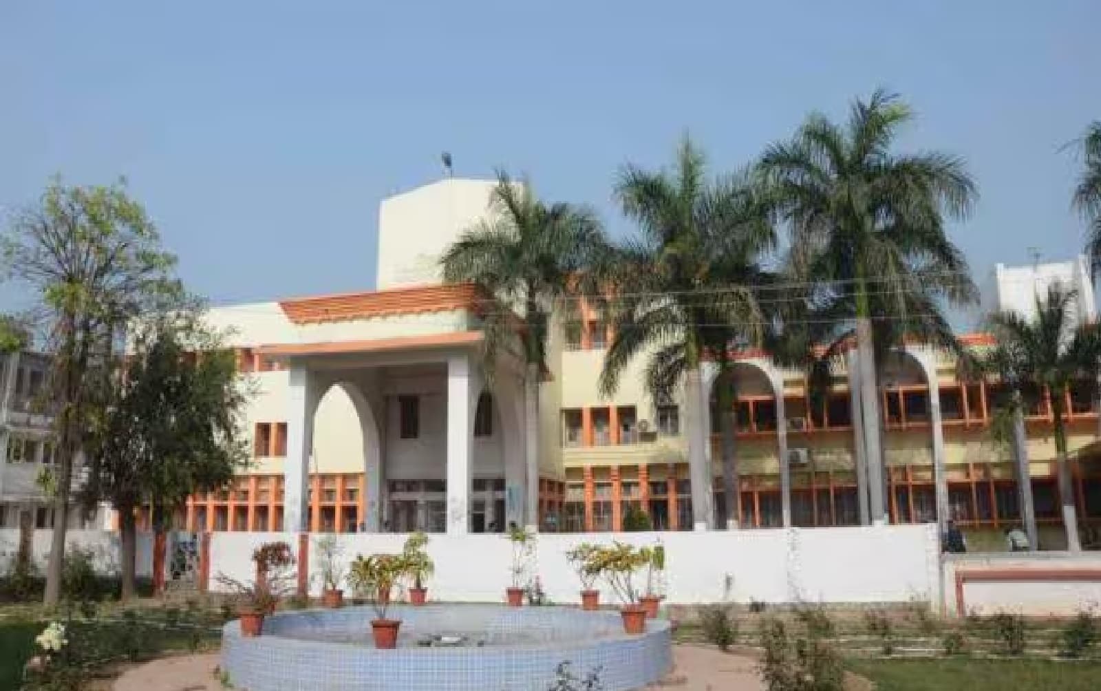 टीएमबीयू की टीम ने कॉलेजों के प्रयोगशालाओं की स्थिति का किया औचक निरीक्षण, पढ़िए क्या दिए निर्देश..