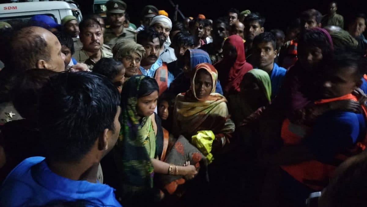 UP Flood News: श्रावस्ती और कुशीनगर में बाढ़ में फंसे 87 लोगों की बचायी गयी जान