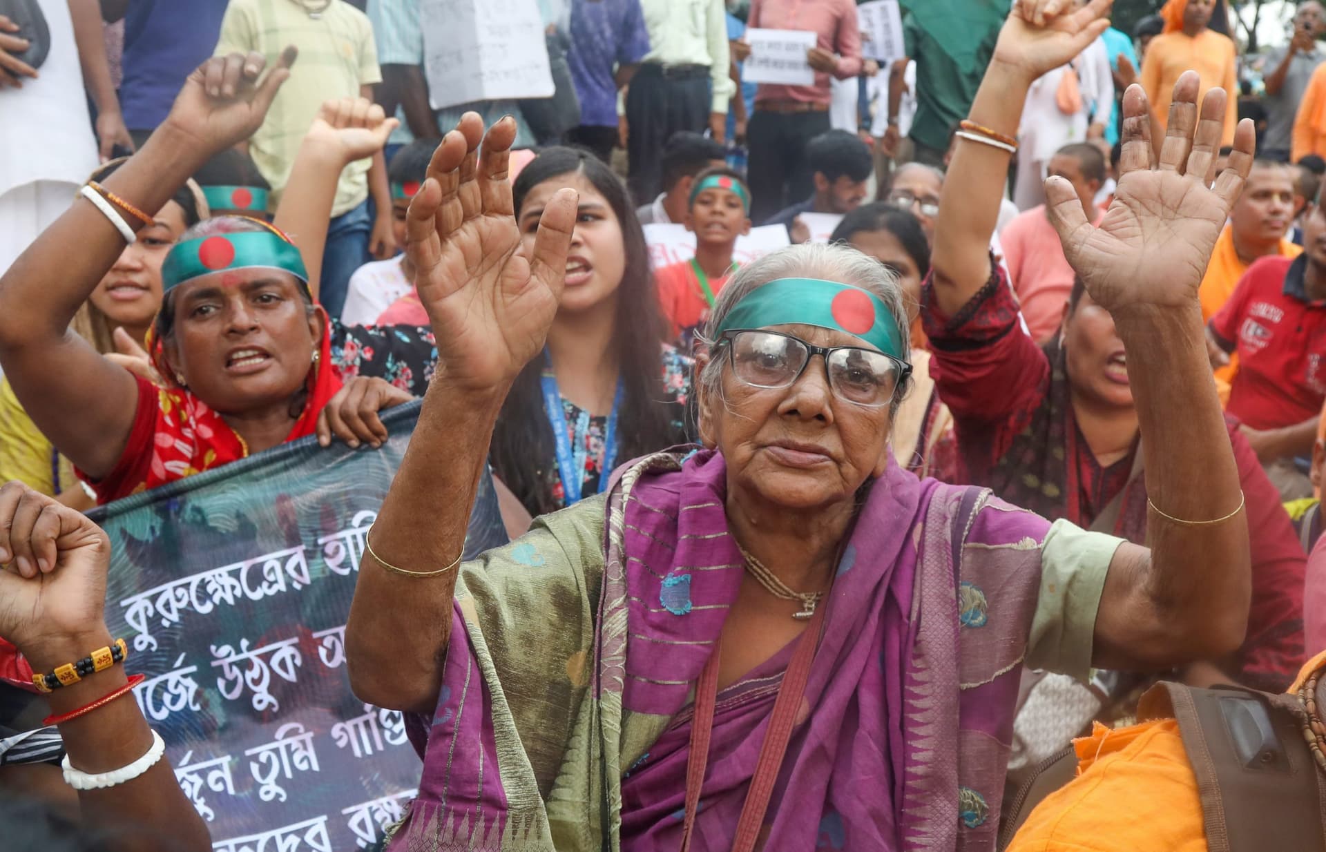 World News : Minorities status in Bangladesh : बांग्लादेश में अल्पसंख्यकों की आबादी घटकर नौ प्रतिशत पर पहुंची