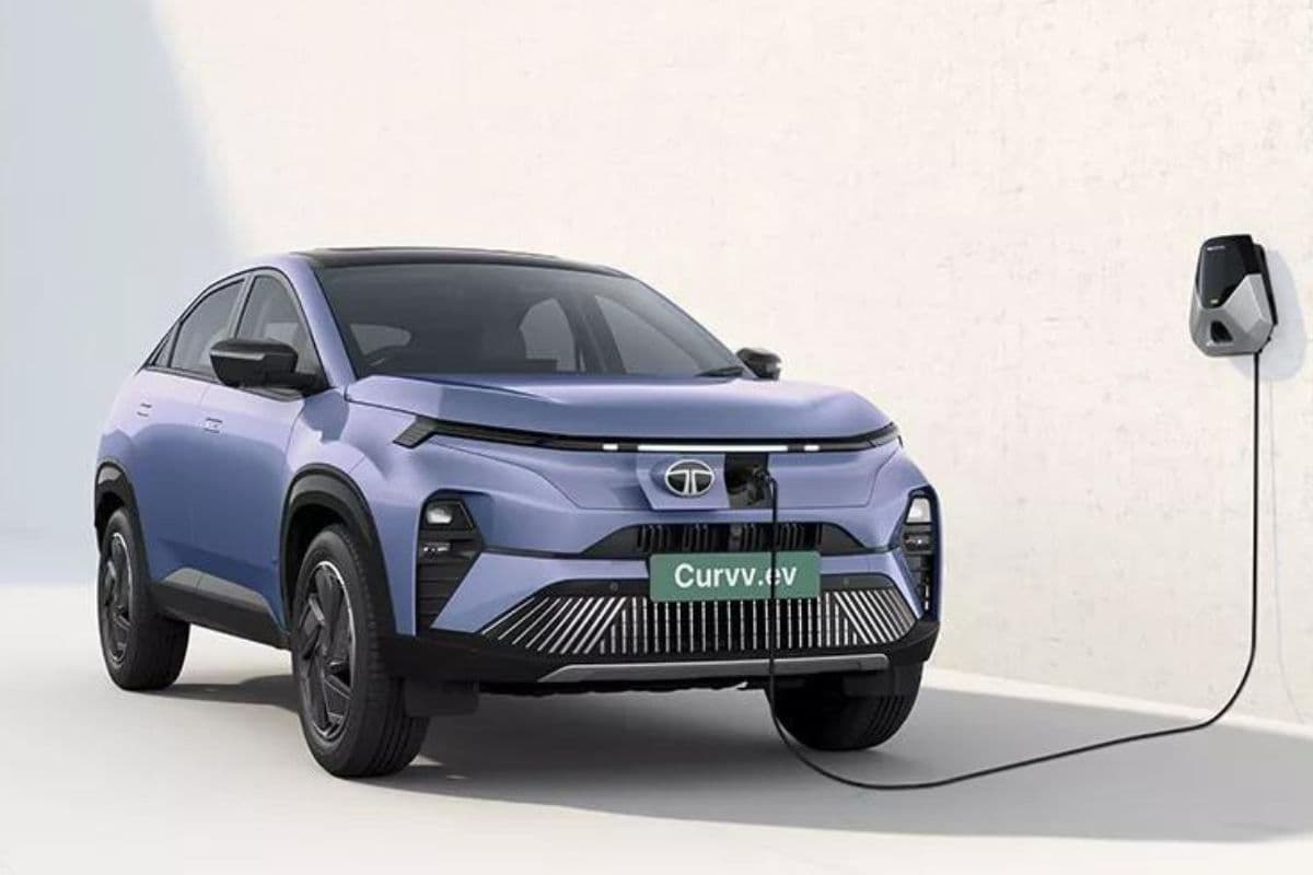Tata Curvv EV आज से भारत की सड़कों पर भरेगी फर्राटे, 500km की रेंज वाली इस कार को कैसे करें बुक?