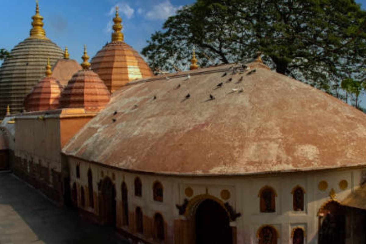 Maa Kamakhya Temple: चमत्कारिक गुणों से भरा है असम का कामाख्या मंदिर, जानिए क्यों है रहस्यमय