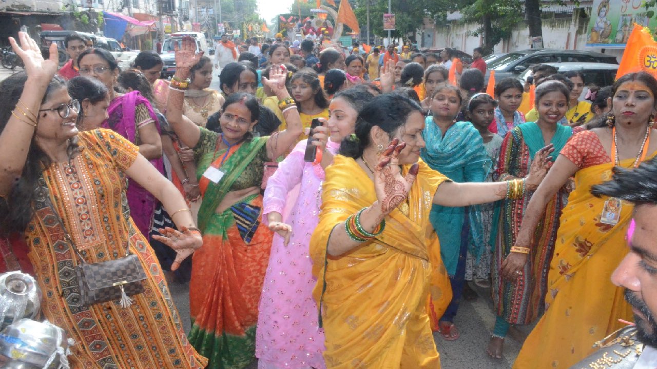 भागलपुर में निकली साईं बाबा की पालकी, उमड़ा आस्था का सैलाब
