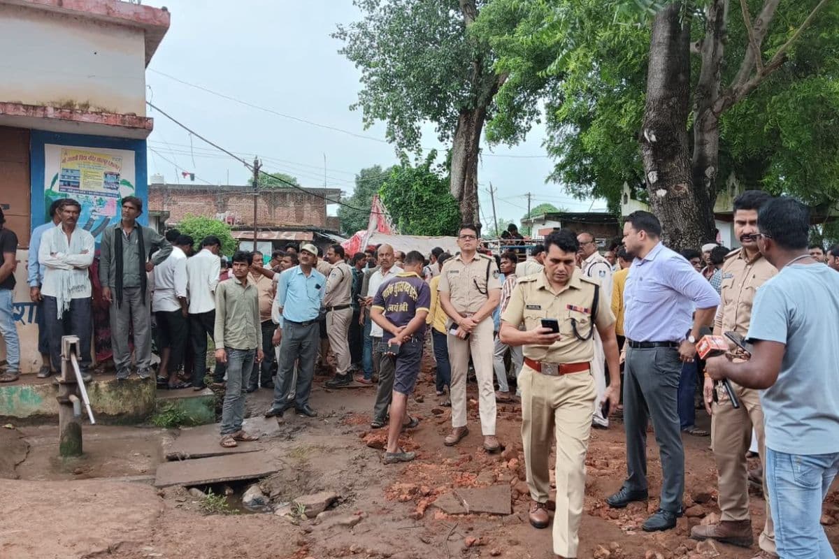 Sagar Wall Collapse: मध्यप्रदेश के सागर में दर्दनाक हादसा, दीवार गिरने से 9 की मौत, 2 घायल