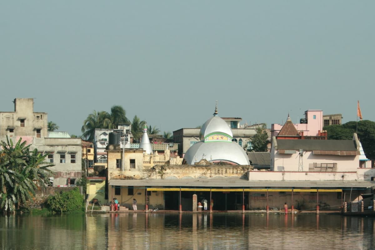Tarkeshwar Temple: अचला संरचना और बंगाल शैली में बना है यह प्राचीन शिवालय, जानिए क्या है महत्व